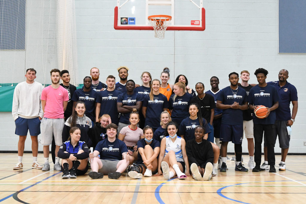 Our 2020 and 2021 Alumni, gather at the end of Alumni Summer Slam for a group photo