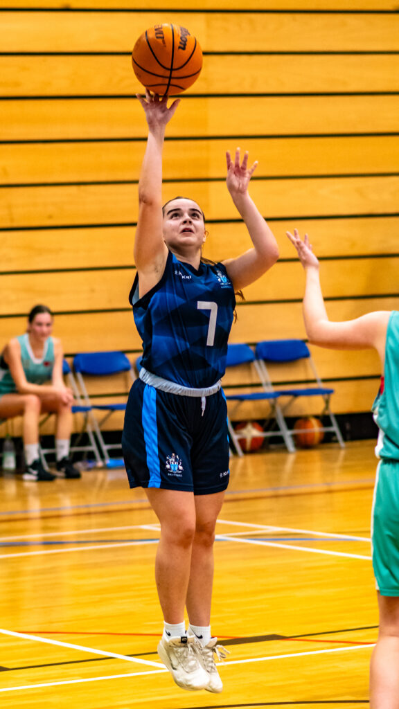 Poppy shooting the jumpshot