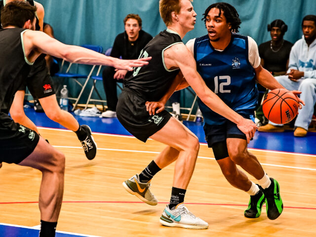 Men advance to Trophy quarter-finals